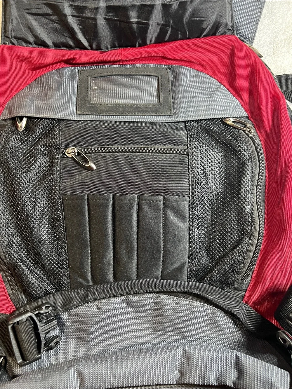 Lincoln Men's Gray and Red Travel/Work Backpack